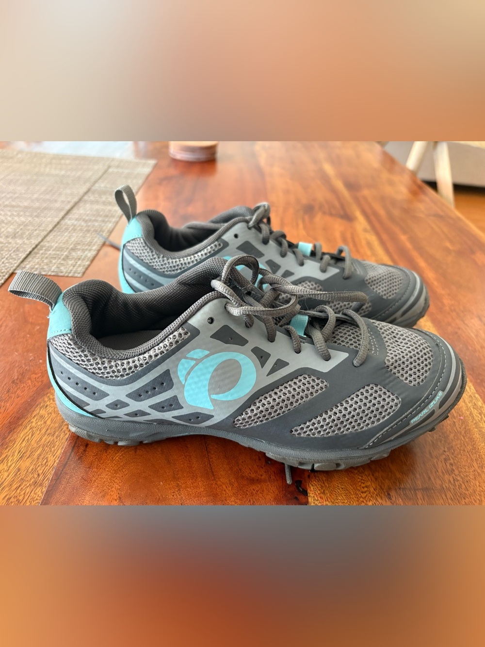 Pearl Izumi Women's Gray & Teal Trail Running Shoes
